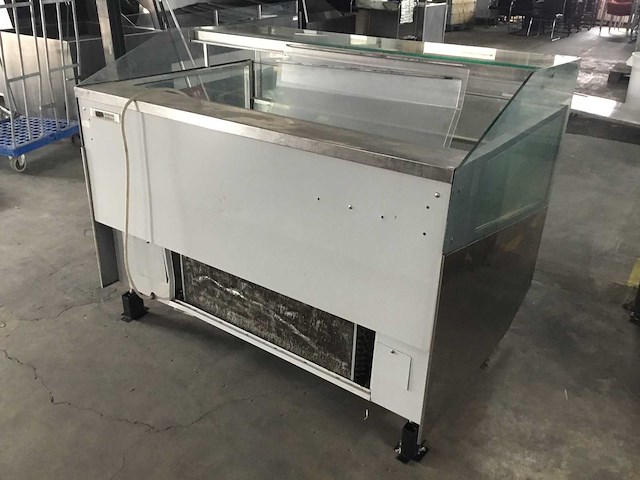 Isa - schepijs vitrine - afbeelding 3 van  5