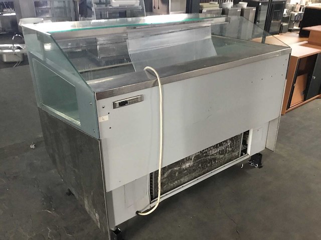 Isa - schepijs vitrine - afbeelding 4 van  5