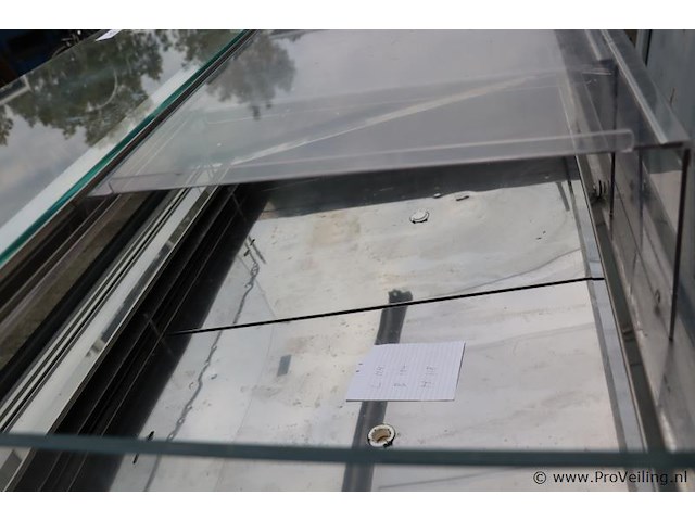 Isa italy ijsvitrine model vetrinati kelly zonder koelmotor - afbeelding 5 van  9