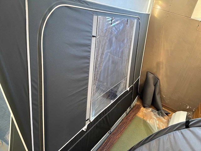 Isabella ventura pacific d300 voortent (950/962-975/989 cm) - afbeelding 13 van  17