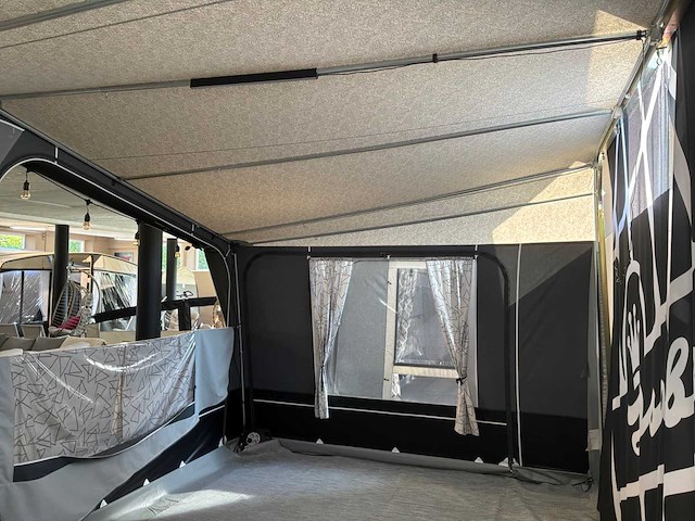 Isabella ventura pacific d300 voortent (950/962-975/989 cm) - afbeelding 16 van  17