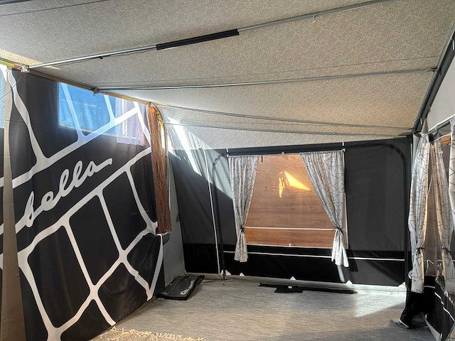 Isabella ventura pacific d300 voortent (950/962-975/989 cm) - afbeelding 17 van  17
