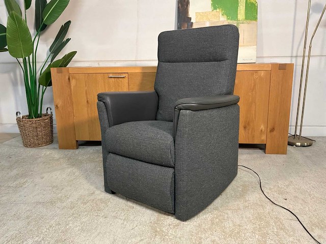 Isak electrische sta-op fauteuil - afbeelding 1 van  16