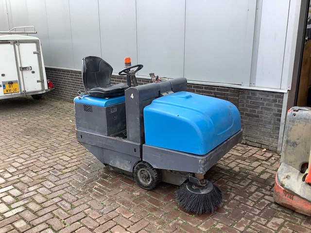 Isal pb115 straatveegmachine - afbeelding 1 van  5
