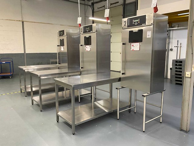 Iseco energis 12 réverible regenereerkast met tafel (3x) - afbeelding 1 van  11