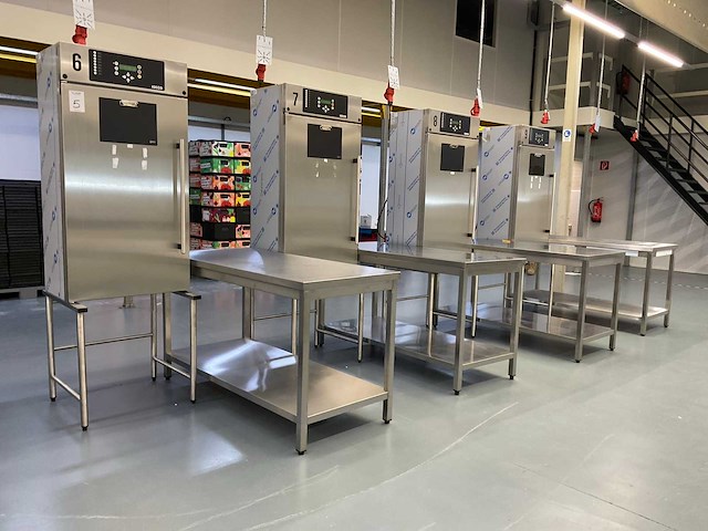 Iseco energis 12 réverible regenereerkast met tafel (4x) - afbeelding 1 van  14