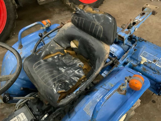 Iseiki t 1210 minitractor - afbeelding 3 van  15