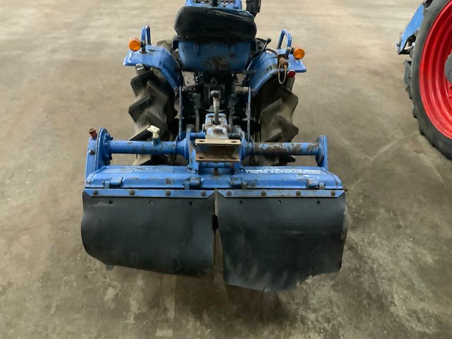 Iseiki t 1210 minitractor - afbeelding 12 van  15
