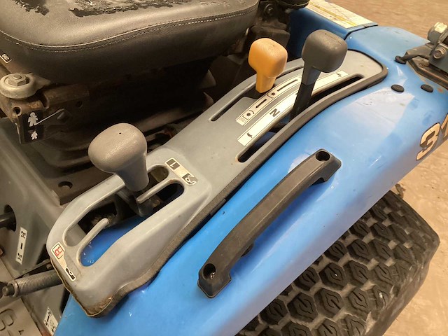 Iseki 3125 a minitractor - afbeelding 3 van  20