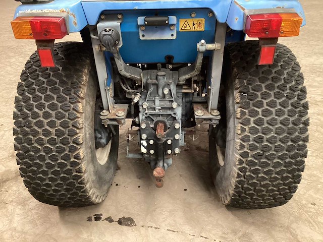 Iseki 3125 a minitractor - afbeelding 16 van  20