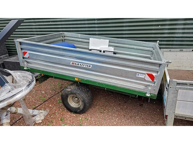 Iseki 315 minitractor met diverse aanbouwdelen en aanhanger - afbeelding 10 van  26