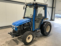 Iseki 320 compacttractor - afbeelding 1 van  13