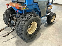 Iseki 320 compacttractor - afbeelding 11 van  13