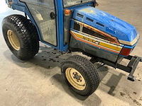 Iseki 320 compacttractor - afbeelding 12 van  13