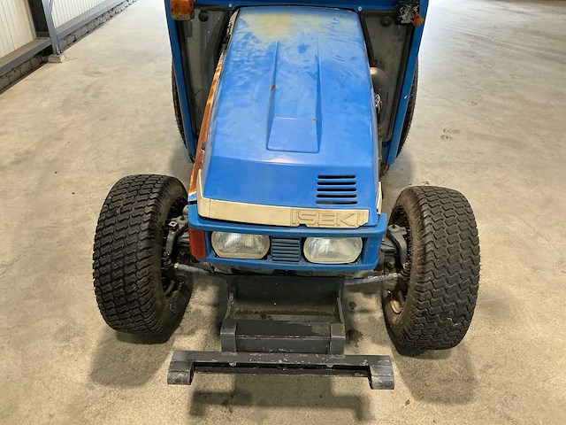 Iseki 320 compacttractor - afbeelding 13 van  13