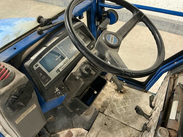 Iseki 320 compacttractor - afbeelding 4 van  6