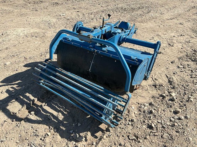 Iseki frees spitmachine - afbeelding 1 van  4