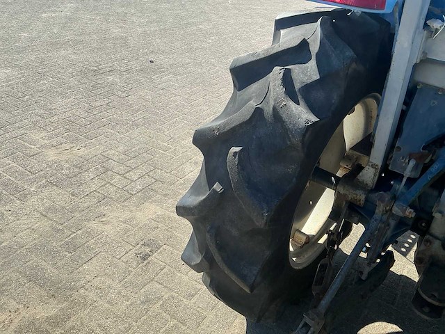 Iseki geas 33 vierwielaangedreven mini landbouwtractor - afbeelding 11 van  18