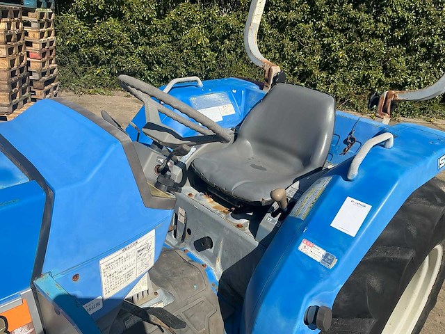 Iseki geas 33 vierwielaangedreven mini landbouwtractor - afbeelding 13 van  18