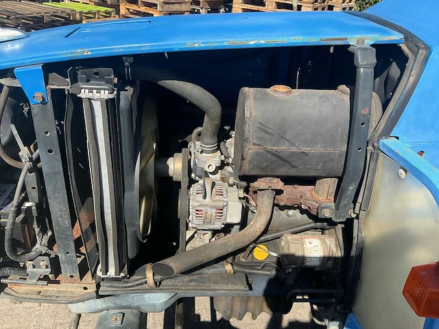 Iseki geas 33 vierwielaangedreven mini landbouwtractor - afbeelding 16 van  18