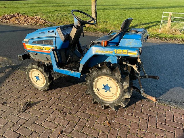 Iseki landhope 125 vierwielaangedreven landbouwtractor - afbeelding 14 van  25