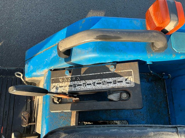 Iseki landhope 125 vierwielaangedreven landbouwtractor - afbeelding 21 van  25