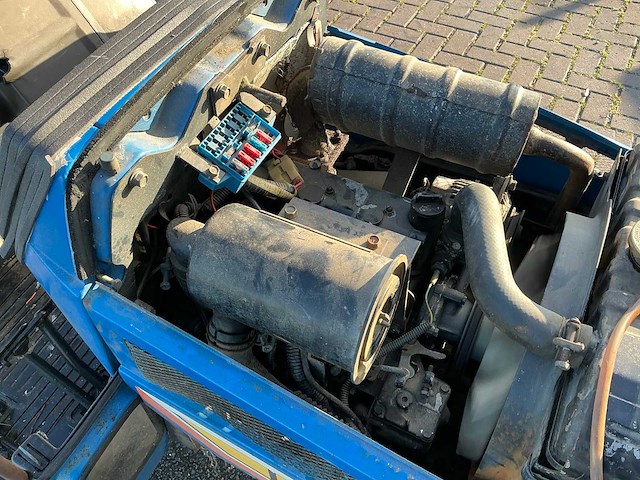 Iseki landhope 125 vierwielaangedreven landbouwtractor - afbeelding 24 van  25