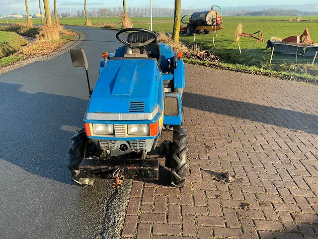Iseki landhope 125 vierwielaangedreven landbouwtractor - afbeelding 3 van  25