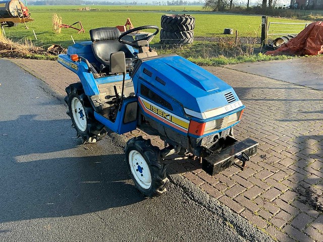 Iseki landhope 125 vierwielaangedreven landbouwtractor - afbeelding 5 van  25