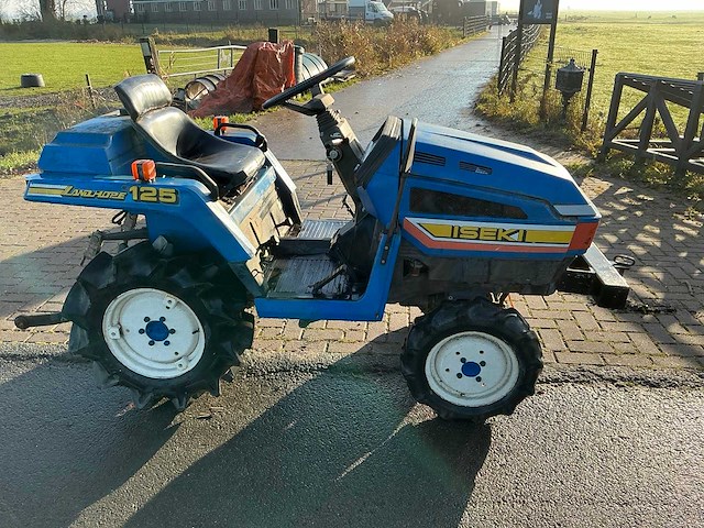 Iseki landhope 125 vierwielaangedreven landbouwtractor - afbeelding 7 van  25