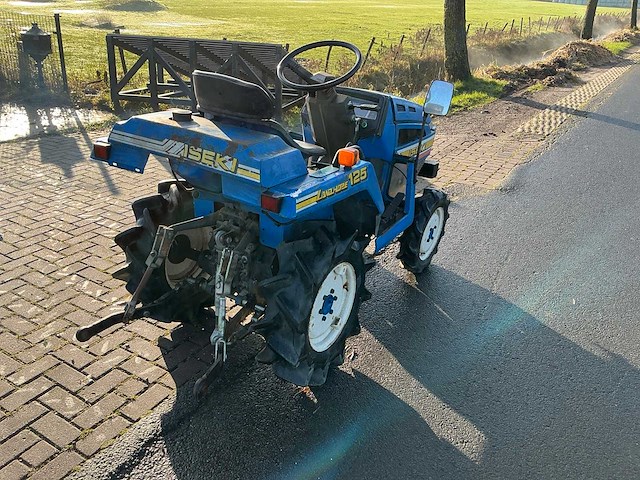 Iseki landhope 125 vierwielaangedreven landbouwtractor - afbeelding 9 van  25