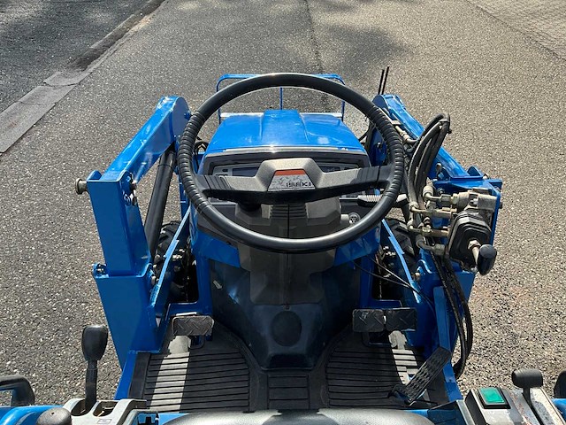 Iseki landhope 175 4wd minitractor met voorlader - afbeelding 11 van  28