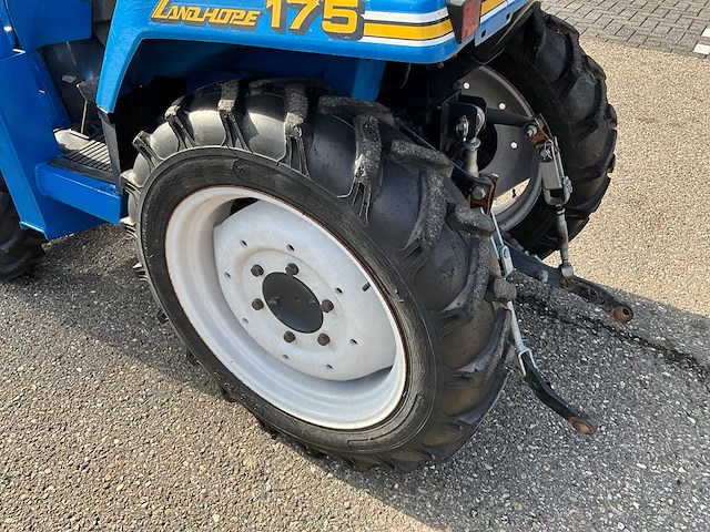 Iseki landhope 175 4wd minitractor met voorlader - afbeelding 3 van  28