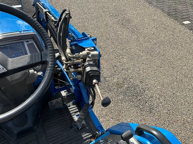 Iseki landhope 175 4wd minitractor met voorlader - afbeelding 9 van  28