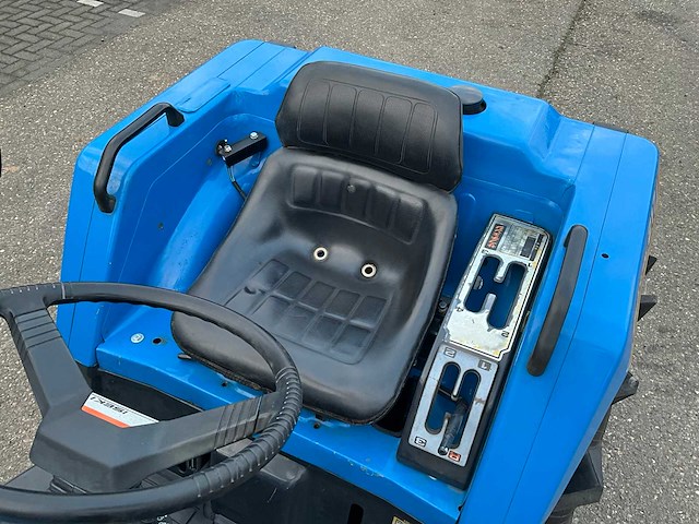 Iseki landhope 217 4wd minitractor met voorlader - afbeelding 15 van  28