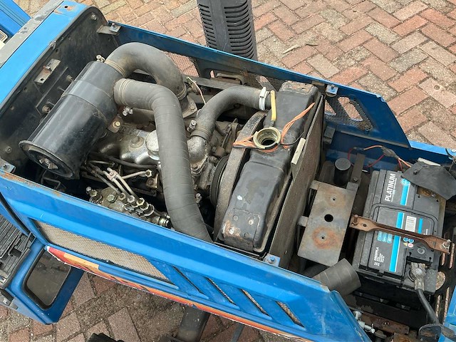 Iseki landhope tu180f smalspoor- en compacttractor - afbeelding 15 van  25