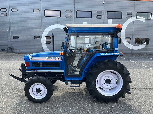 Iseki landleader 295 vierwielaangedreven landbouwtractor - afbeelding 12 van  37