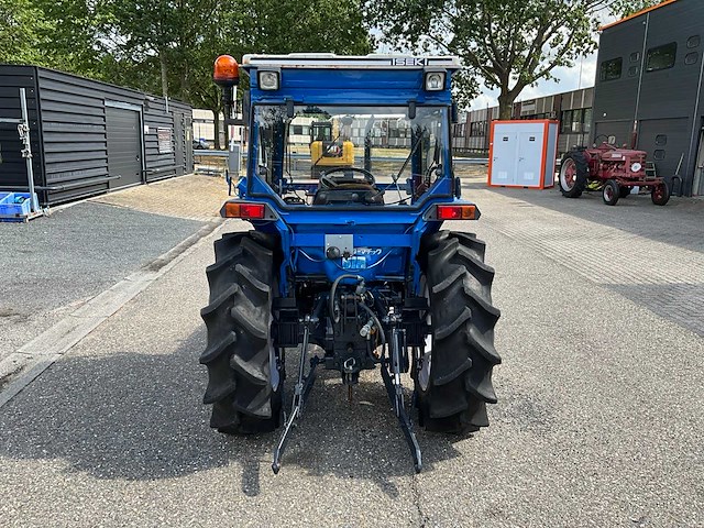 Iseki landleader 295 vierwielaangedreven landbouwtractor - afbeelding 32 van  37