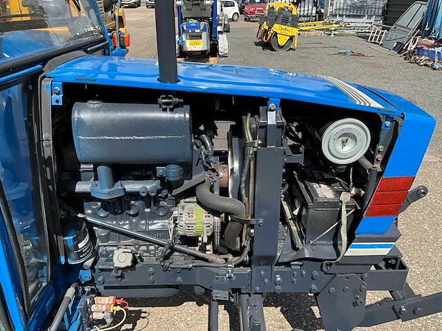 Iseki landleader 295 vierwielaangedreven landbouwtractor - afbeelding 29 van  37