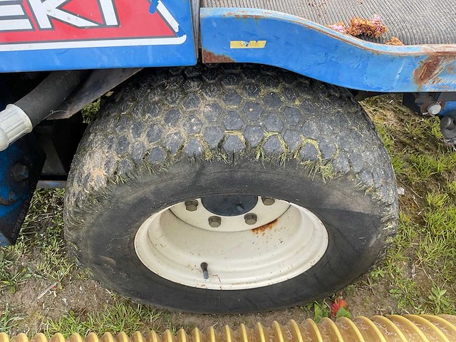 Iseki sf330 maaimachine - afbeelding 7 van  9