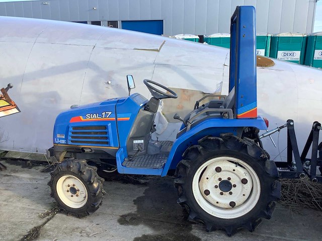 Iseki sial 17 industriële trekker - afbeelding 1 van  14