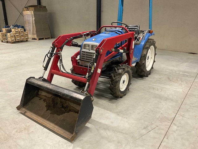 Iseki sial 19 tractor met voorlader - afbeelding 1 van  17