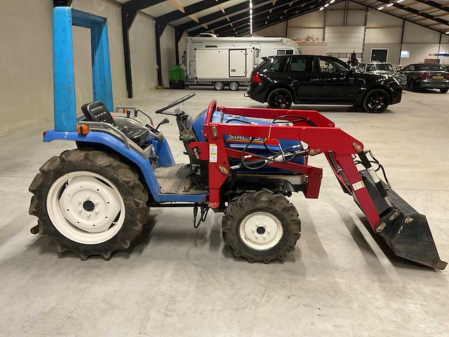 Iseki sial 19 tractor met voorlader - afbeelding 13 van  17