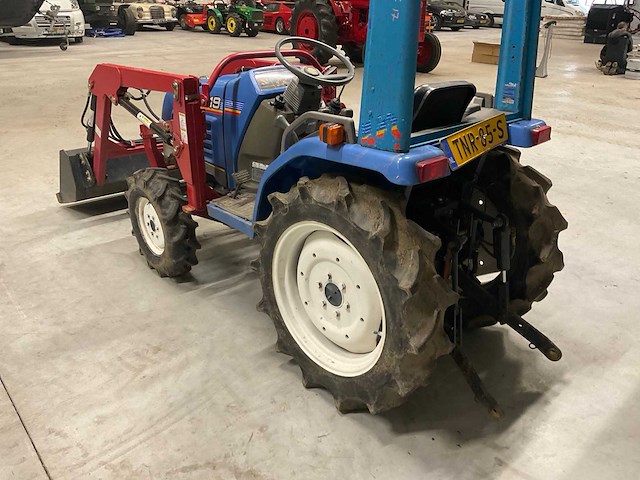 Iseki sial 19 tractor met voorlader - afbeelding 16 van  17
