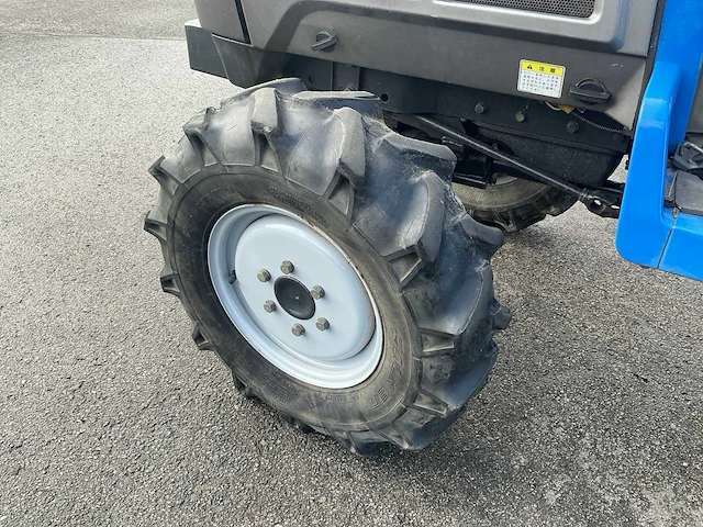 Iseki sial 193 smalspoor- en compacttractor - afbeelding 4 van  19