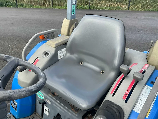 Iseki sial 193 smalspoor- en compacttractor - afbeelding 5 van  19