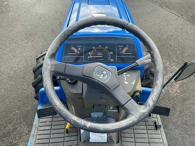 Iseki sial 193 smalspoor- en compacttractor - afbeelding 6 van  19