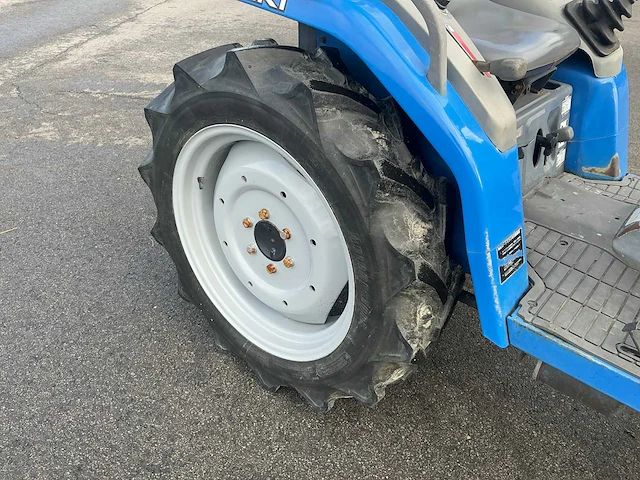 Iseki sial 193 smalspoor- en compacttractor - afbeelding 18 van  19