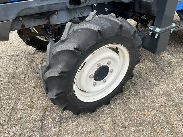 Iseki sial 21 tf21f minitractor 4x4 - afbeelding 12 van  20