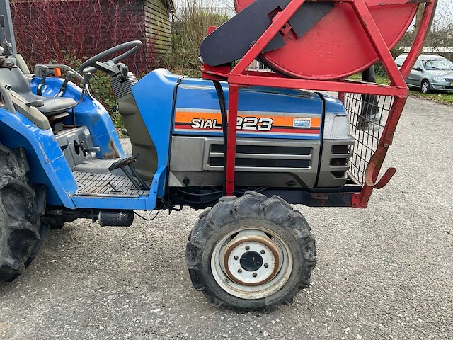 Iseki sial 223 compacttractor - afbeelding 9 van  13